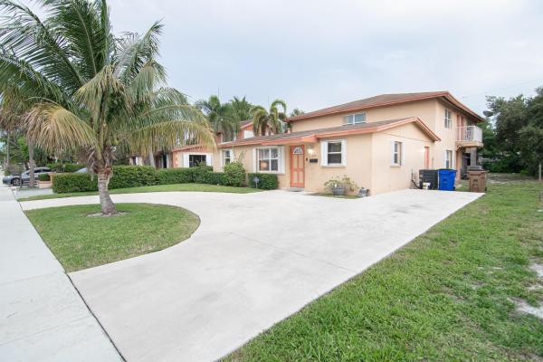 Palm Crest Gardens, 250 SW 1st Ct, Deerfield Beach, Florida 33441, image 1