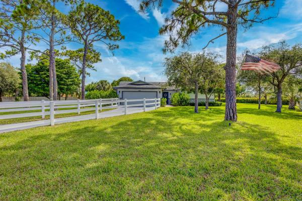 Square Lake, 4612 Lillian Ave, Palm Beach Gardens, Florida 33418, image 1