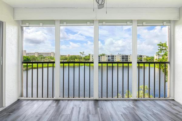 Huntington Lakes 4, 7340 Amberly Ln #301, Delray Beach, Florida 33446, image 1
