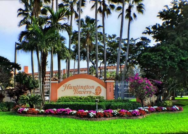 Huntington Towers, 7360 S Oriole Blvd #305, Delray Beach, Florida 33446, image 1