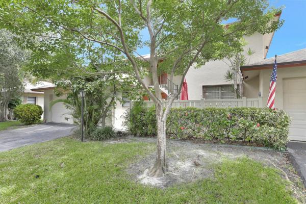 Lighthouse Village, 1779 NE 39th Ct #1107, Pompano Beach, Florida 33064, image 1