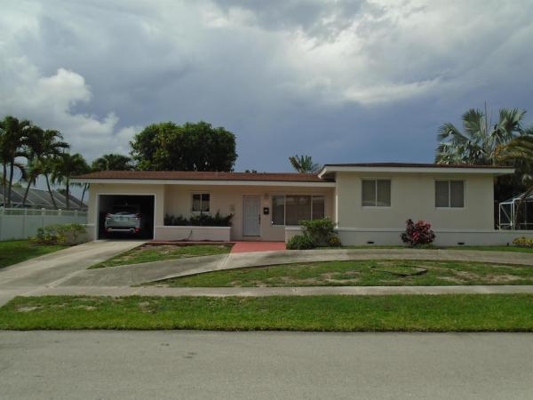 Lake Osborne Estates, 1412 Lake Victoria Dr, Lake Worth Beach, Florida 33461, image 1