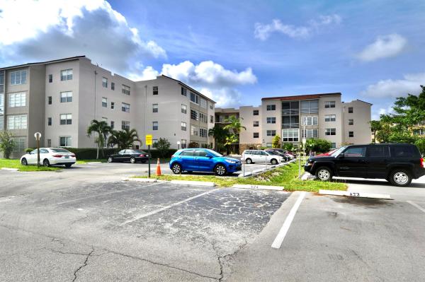 Somerset, 2821 Somerset Dr #406, Lauderdale Lakes, Florida 33311, image 1