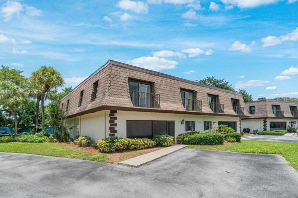 Chateau On The Knoll, 9450 SW 61st Way #B, Boca Raton, Florida 33428, image 1