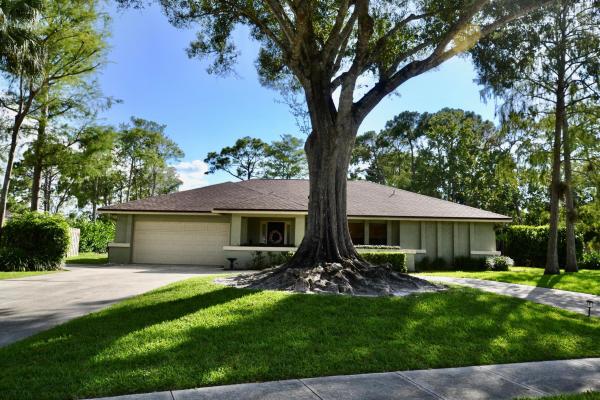 Pinewood Grove Of Wellington, 13085 La Mirada Cir, Wellington, Florida 33414, image 1