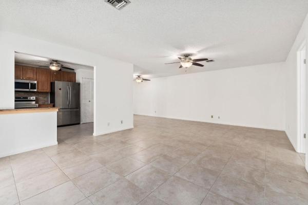 High Point Of Fort Pierce, 521 Crooked Lake Ln #D, Fort Pierce, Florida 34982, image 2