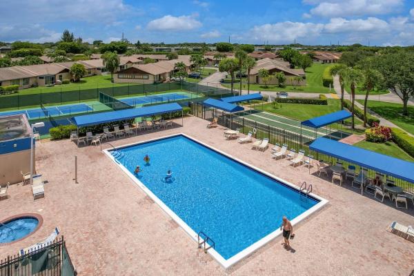 Palmetto At Las Verdes, 5220 Las Verdes Cir #202, Delray Beach, Florida 33484, image 3