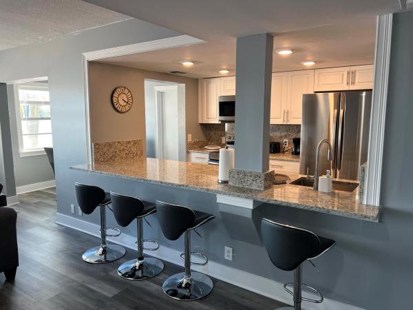 Sommerset, 1060 Crystal Lake Dr #103, Deerfield Beach, Florida 33064, image 1