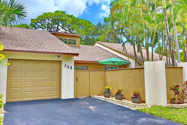 Hidden Pines Of Wellington, 325 Wood Dale Dr, Wellington, Florida 33414, image 1