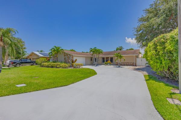 Garden Woods, 4388 Elm Ave, Palm Beach Gardens, Florida 33410, image 1