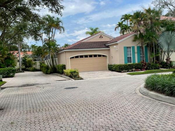 Villa D'Este, 51 Via Del Corso, Palm Beach Gardens, Florida 33418, image 1