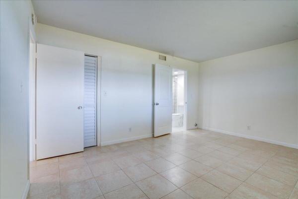 Lake Clarke Gardens, 2606 S Garden Dr S #105, Lake Worth, Florida 33461, image 2