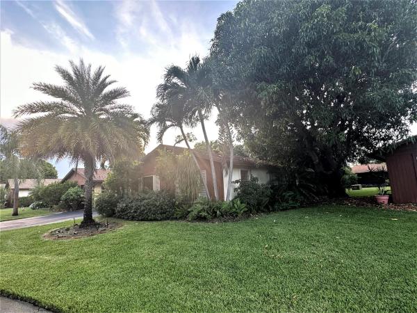 Los Mangos Patio Villas, 535 SE 5th Cir #14b, Boynton Beach, Florida 33435, image 1