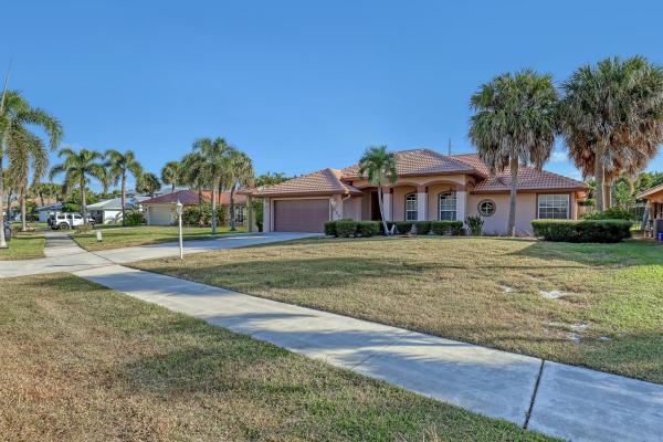 Cypress Ridge, 524 N Cypress Dr, Tequesta, Florida 33469, image 1