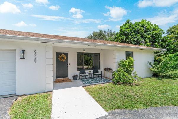 Floral Park Lantana, 6929 Eastview Dr, Lake Worth, Florida 33462, image 1