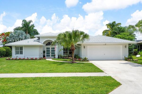Emerald Forest Of Wellington, 1192 Lake Breeze Dr, Wellington, Florida 33414, image 1