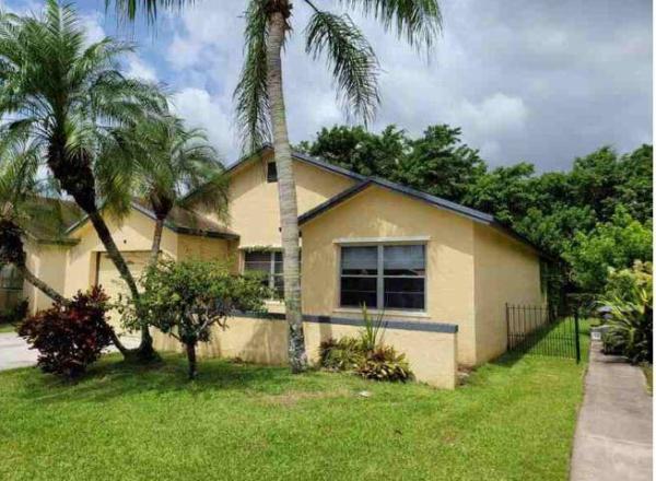 Pine Springs, 9156 Pine Springs Dr, Boca Raton, Florida 33428, image 3