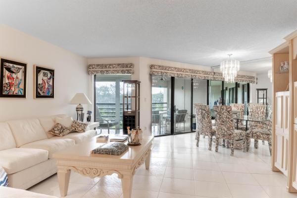 Camino Real Village, 5701 Camino Del Sol #400, Boca Raton, Florida 33433, image 1