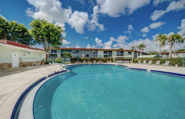 Regal Palms, 3000 Springdale Blvd #V308, Palm Springs, Florida 33461, image 2