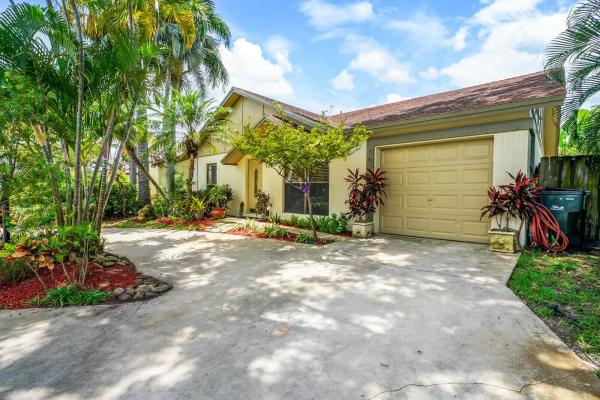 Sunset Pines, 4633 Pine Grove Dr, Delray Beach, Florida 33445, image 1