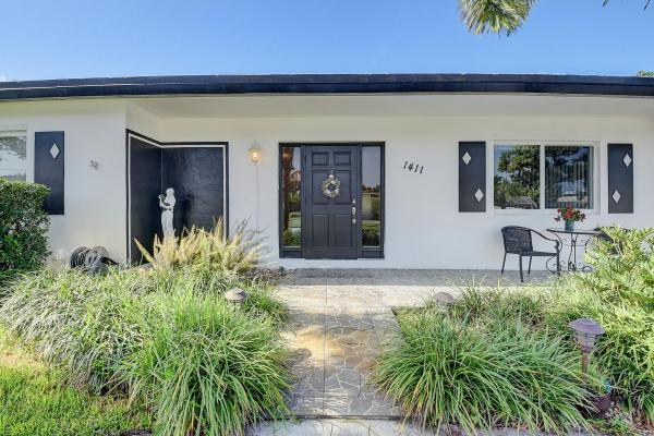 Lake Osborne Estates, 1411 Lake Victoria Dr, Lake Worth, Florida 33461, image 1