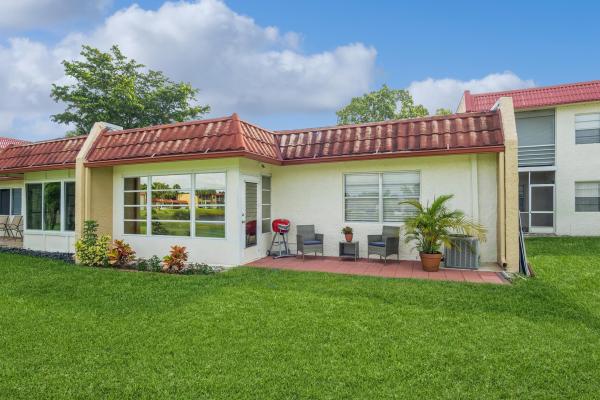 Golden Lakes Village, 357 Lake Frances Dr, West Palm Beach, Florida 33411, image 2