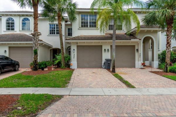 Bella Verde, 6421 Bella Cir #305, Boynton Beach, Florida 33437, image 1