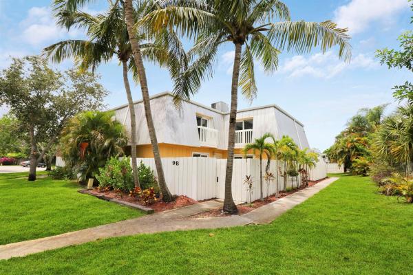 Coppola Villas At Riverside Cove, 141 E Riverside Dr #9b, Jupiter, Florida 33469, image 1