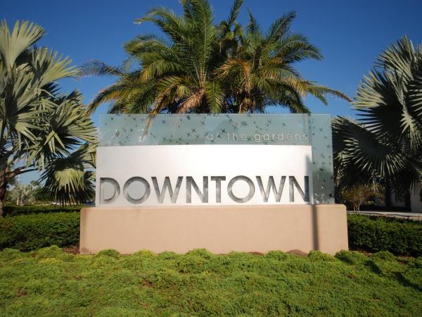 Lake Park Residential, 814 Poplar Dr, Lake Park, Florida 33403, image 1