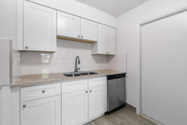 Fort Pierce Residential, 524 N 14th St, Fort Pierce, Florida 34950, image 2