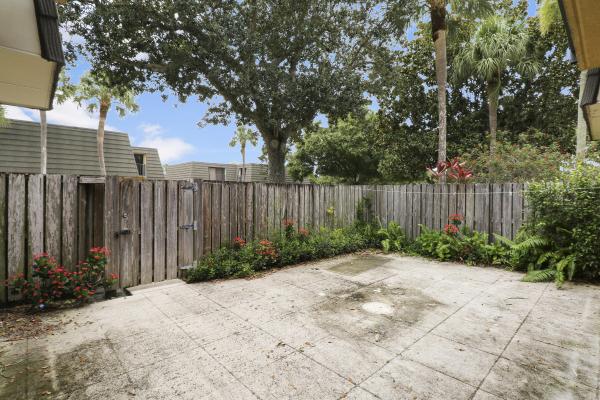 Village Of Sandalwood Lakes, 1201 12th Way, West Palm Beach, Florida 33407, image 2