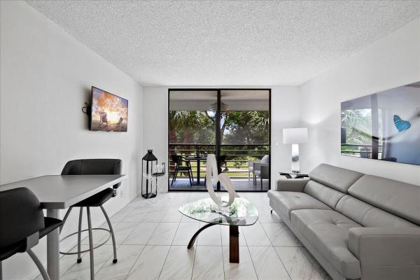 Sunrise Of Palm Beach, 4640 W Lucerne Lakes Blvd #305, Lake Worth, Florida 33467, image 1