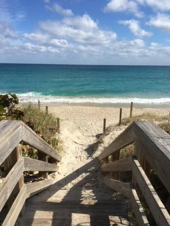 Tropicana Gardens, 4001 S Ocean Blvd #106, South Palm Beach, Florida 33480, image 1