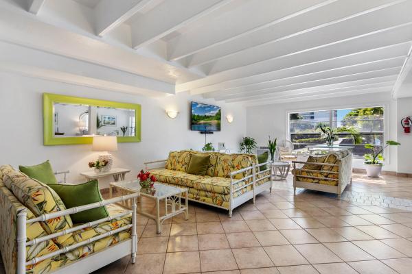 Tropicana Gardens, 4001 S Ocean Blvd #106, South Palm Beach, Florida 33480, image 1