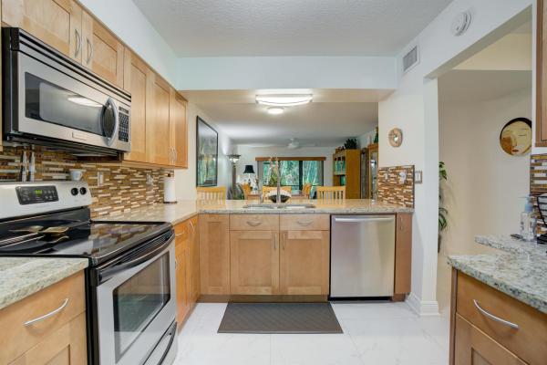 Sabal Ridge, 2001 Sabal Ridge Ct #B, Palm Beach Gardens, Florida 33418, image 1