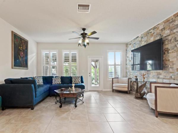 Preston Square, 2353 Post St, Palm Springs, Florida 33406, image 1