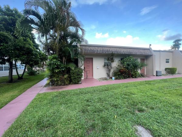 Lakeside Village 5, 400 Bonnie Blvd #150, Palm Springs, Florida 33461, image 1