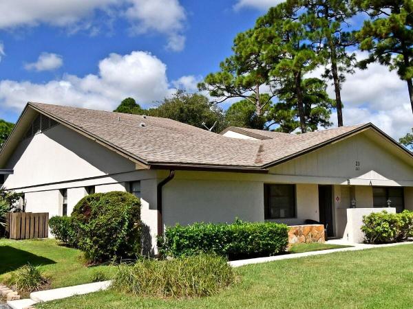 Surrey Woods, 2821 Stoneway Ln #B, Fort Pierce, Florida 34982, image 1