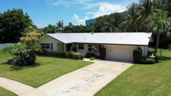 Yacht Club, 725 S Cruiser Rd, North Palm Beach, Florida 33408, image 1