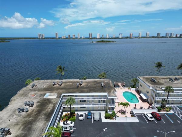 Lake Colony, 101 Doolen Ct #302, North Palm Beach, Florida 33408, image 1