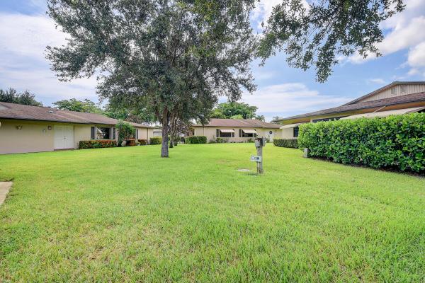 Chanteclair Villas, 1636 Palmland Dr, Boynton Beach, Florida 33436, image 2