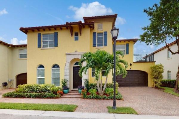 Royal Poinciana, 40 Via Poinciana Ln, Boca Raton, Florida 33487, image 1