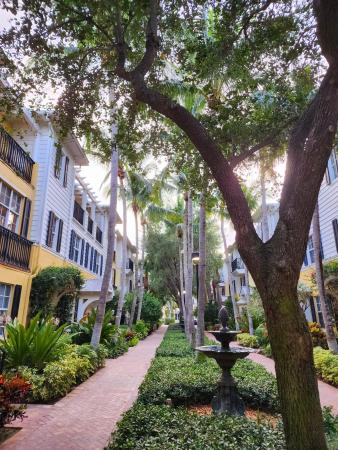 Magnolia Court, 329 S Bromeliad, West Palm Beach, Florida 33401, image 2