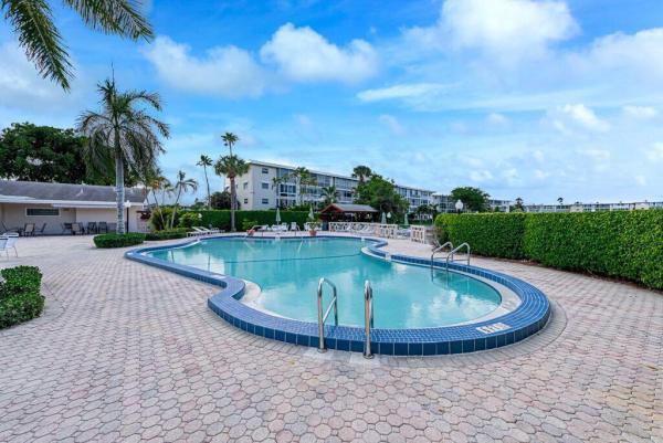 Lake Clarke Gardens, 2562 N Garden Dr N #109, Lake Worth, Florida 33461, image 2