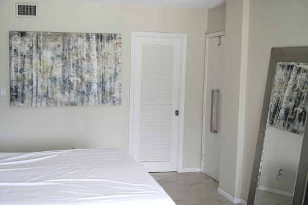 Newth Gardens, 1001 E Camino Real, Boca Raton, Florida 33432, image 1