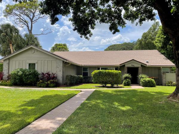 Pinewood East 2 Of Wellington, 291 Old Country Rd, Wellington, Florida 33414, image 1