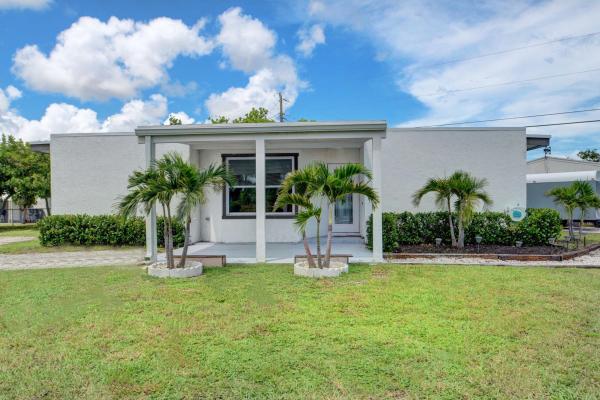 Seminole Manor, 599 Owosso Rd, Lake Worth Beach, Florida 33462, image 1