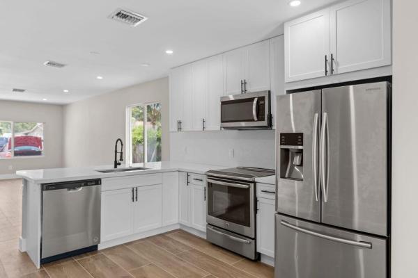 Lakewood West, 520 E Lakewood Rd, West Palm Beach, Florida 33405, image 1