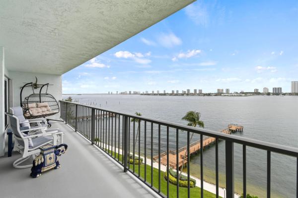 Lake Harbor Cove, 3040 Lake Shore Dr #705, Riviera Beach, Florida 33404, image 1