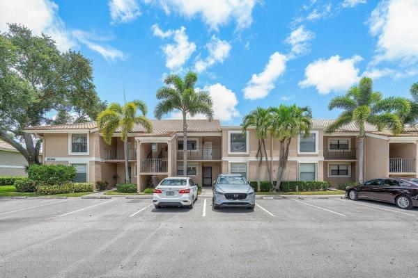 Briarwood At Eastpointe Country Club, 6944 Briarlake Cir #202, West Palm Beach, Florida 33418, image 1